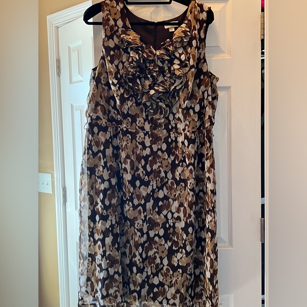 Brown/cream/white pattern dress.